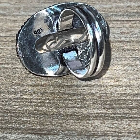 White Topaz Etched Set in 925 Silver Size 6.5 - Picture 4 of 9